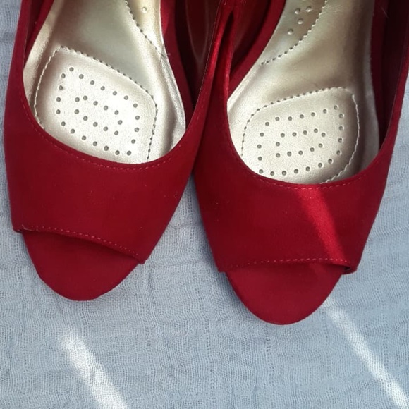 NWT Payless Dexflex Comfort Red High Heels Size 5 - Picture 6 of 11